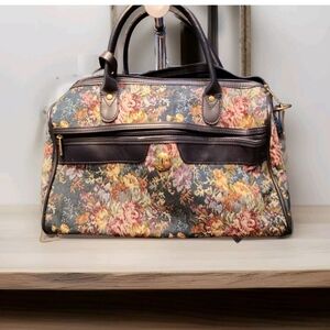 VTG Carpet Tapestry Floral Shoulder Bag Weekend Travel Carry On Overnight Bag